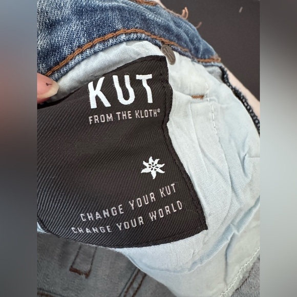 Kut from the Kloth Women’s Distressed Gidget Fray Blue Jean Shorts Size 6 - Picture 7 of 12